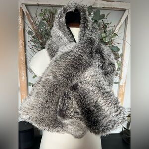 Faux fur scarf collar